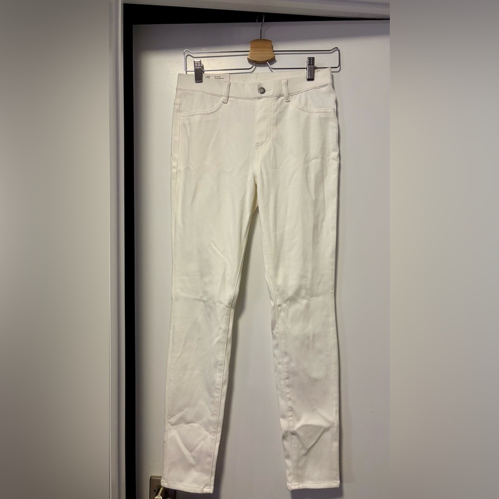New UNIQLO Stylish White denim leggings size medium women’s - extra stretch